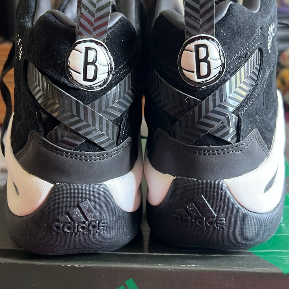 Men's adidas Black and White Sneakers size 14 - Picture 4 of 7